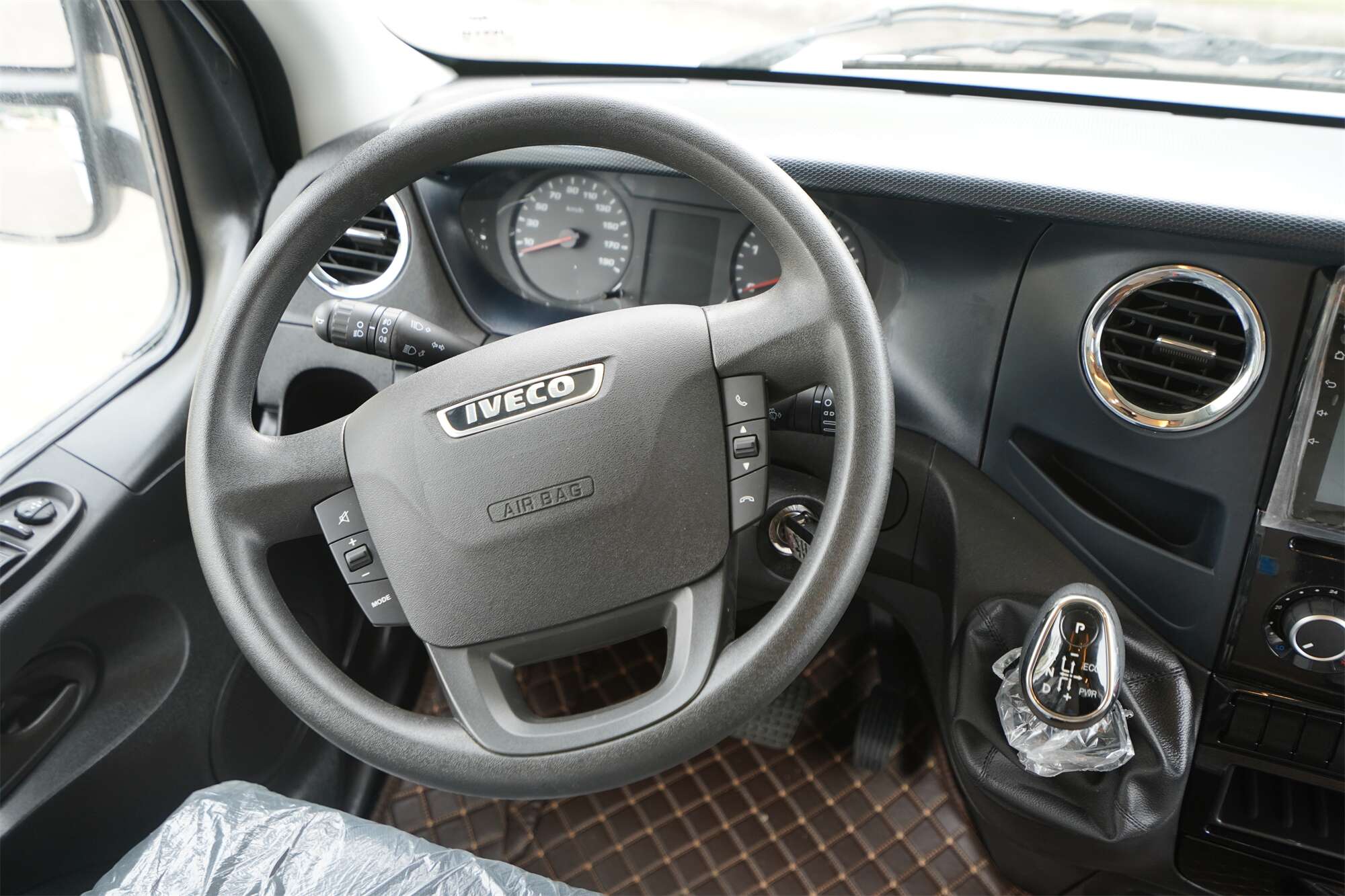 v362低顶6座房车,v362升顶7座房车