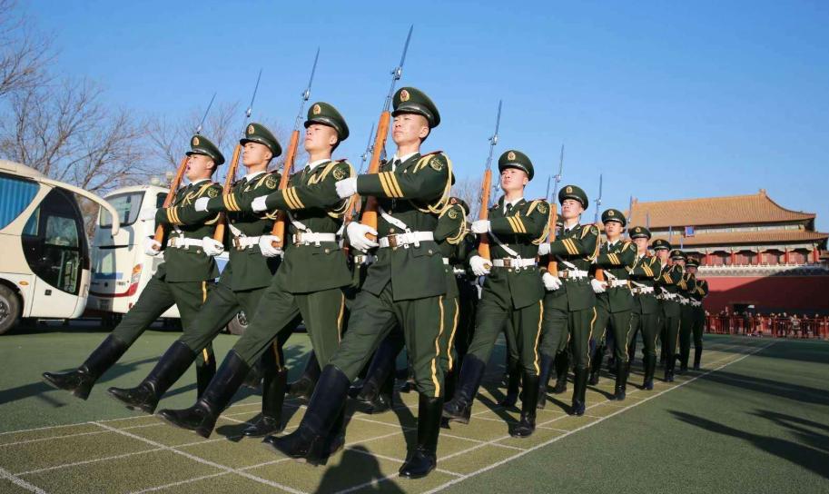 中美俄军人工资对比，美国24864元，俄罗斯5426元，中国是多少？