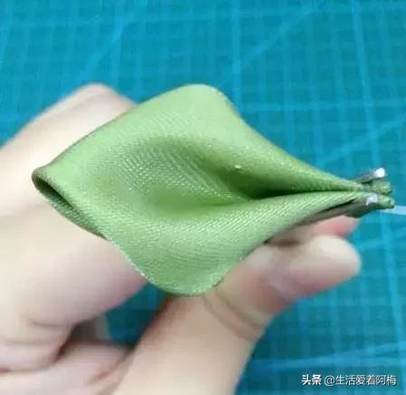 什么纸花送给老师做教师节礼物呢,教师节送给老师一束花手工礼物