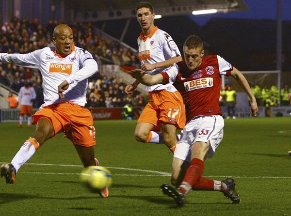 瓦尔迪领跑金靴,瓦尔迪英超首秀至今在联赛造168球