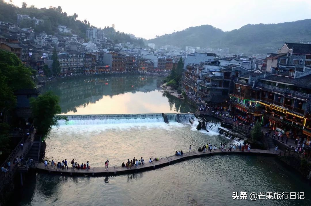 女孩辞职从广州去甘肃*疆新**旅行，途经敦煌哈密有惊无险的难忘经历