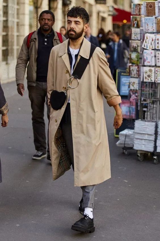 矮个子风衣内搭怎么搭配,矮个子穿风衣怎么搭配裤子好看