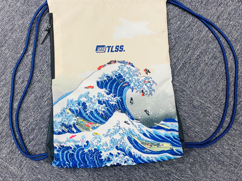 买齐！TLSS潮流元素装备束口袋