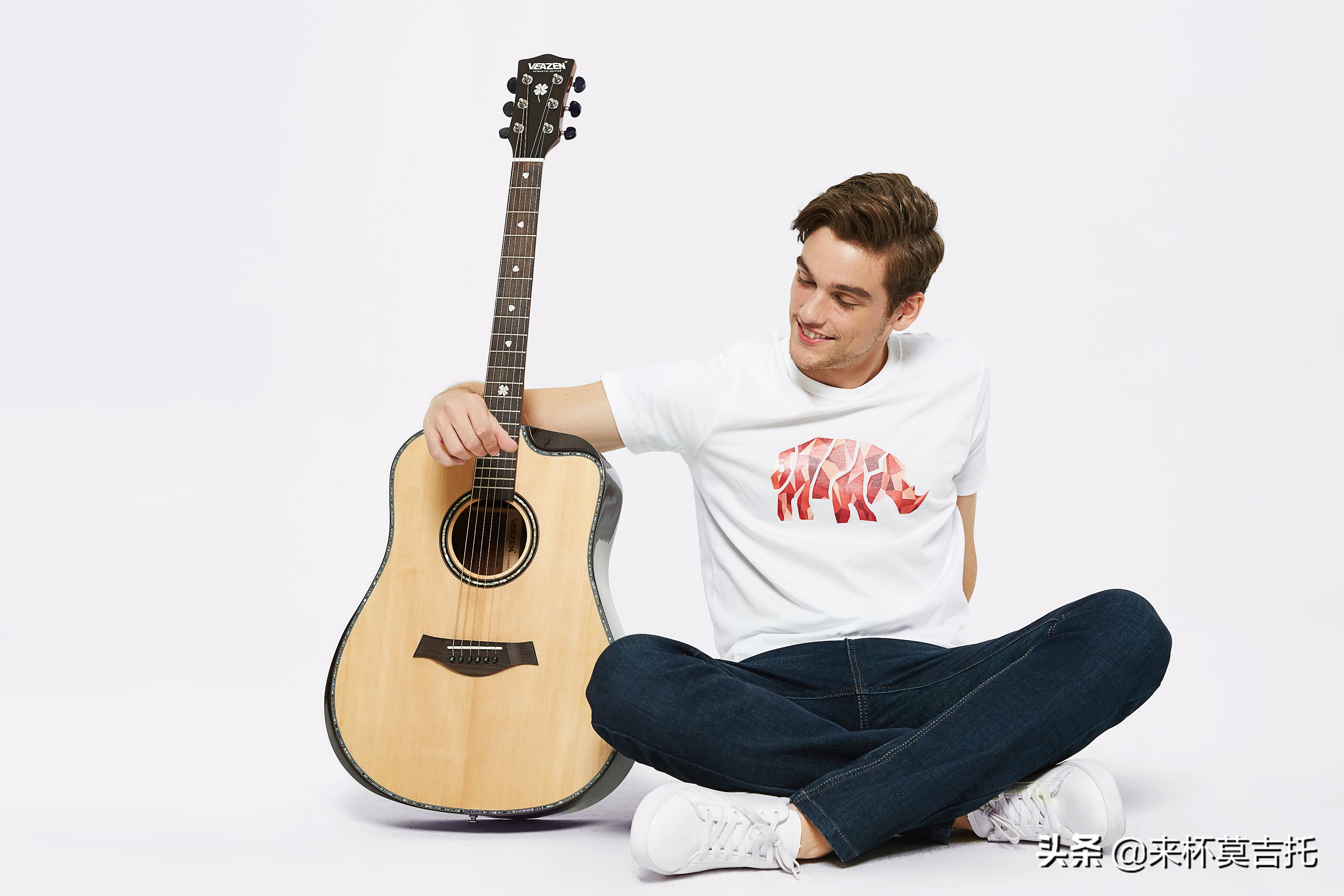 吉他推荐1500左右高颜值,吉他推荐500以下入门