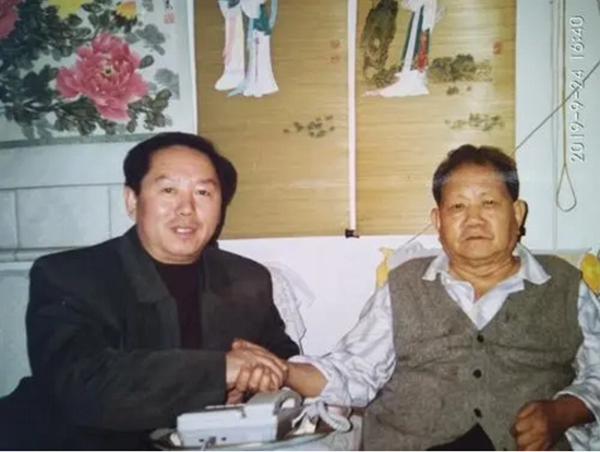 李银桥家里写信给他介绍对象,毛主席看完信:银桥啊,你太老实了