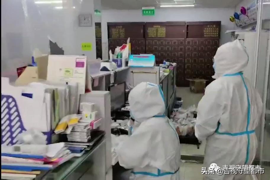 记者采访记录仪,记者探访超市送货到社区