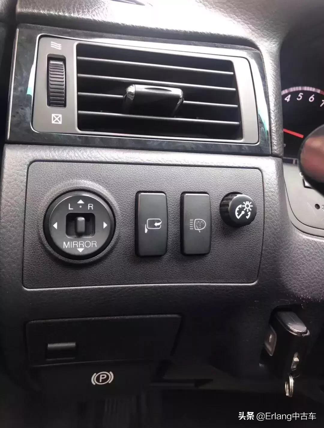 情怀皇冠最经典的12代,全新十六代丰田皇冠