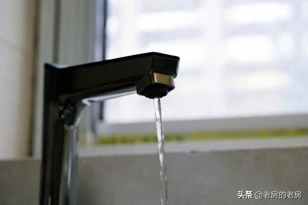 打开龙头即出热水,打开水龙头就是热水