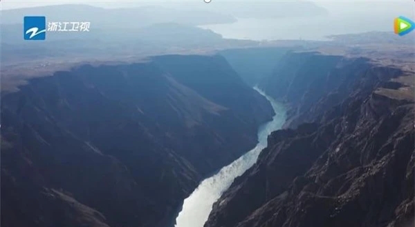 自驾青海沙漠旅游路线攻略,青海七彩丹霞自驾游攻略