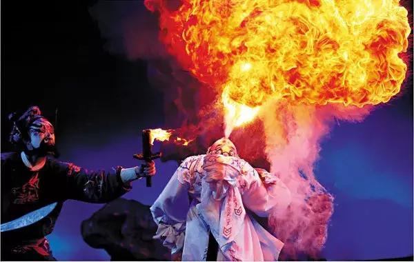 秦腔吹火绝活视频,秦腔吹火绝技连珠火