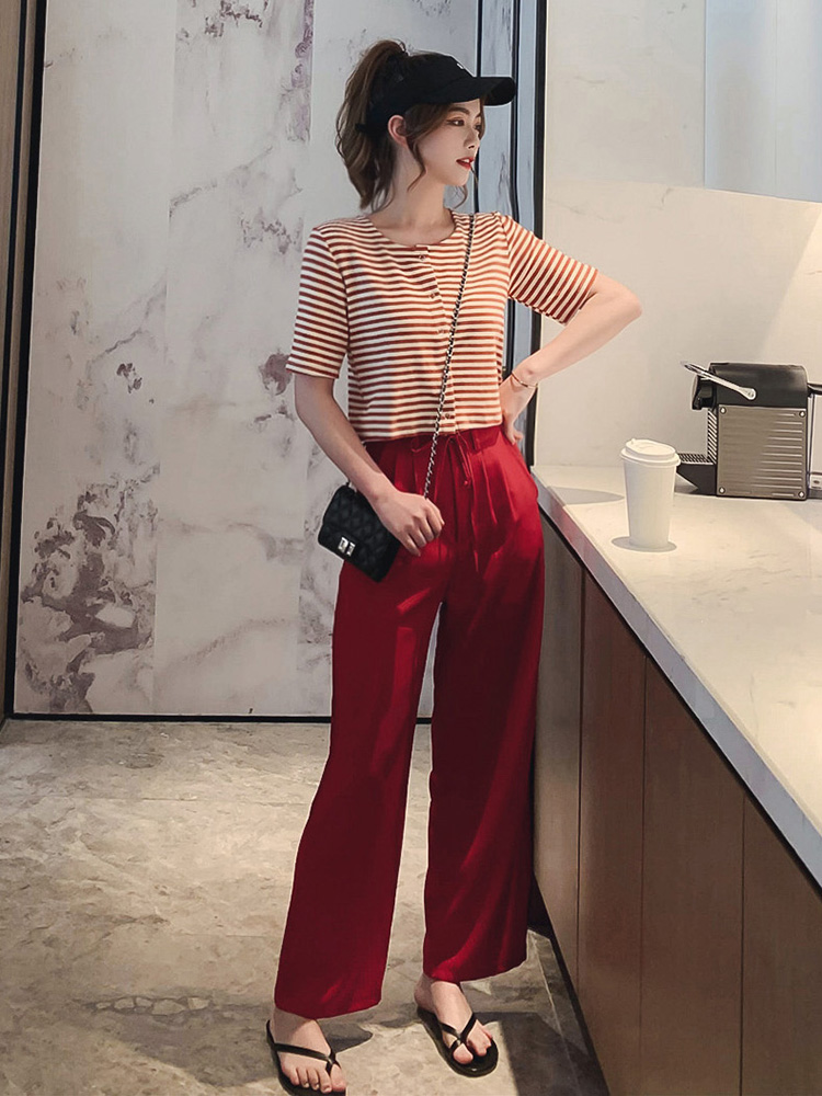 t恤牛仔裤怎么穿才能显得精致,t恤牛仔裤怎么穿出时尚感