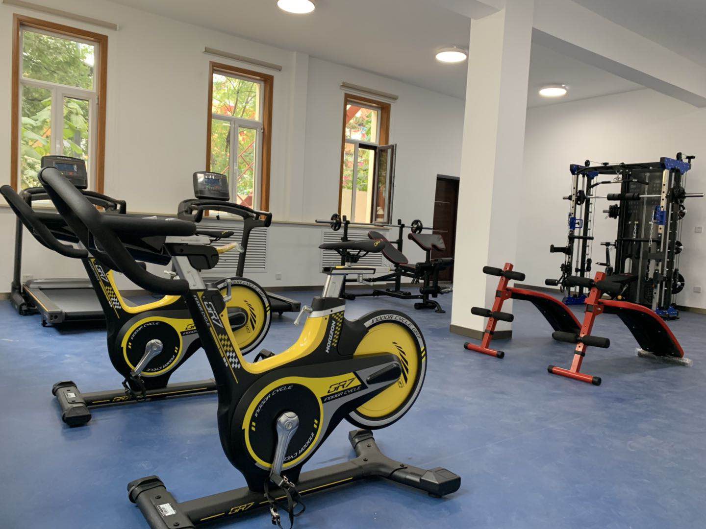 健身俱乐部器材大全,健身俱乐部都有哪些器材