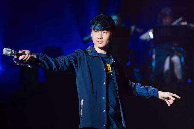 为什么林俊杰唱一句就收费,为啥林俊杰的歌都要付费了