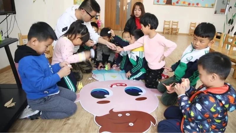 正己联手汇佳集团，做家长最需要的教育