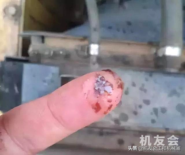 挖机水温高了是什么原因,挖机瞬间水温高的原因及解决方法