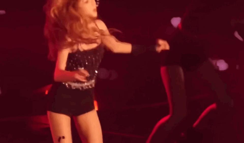 lisa同款拼接牛仔裤怎么搭配,教你如何选牛仔裤女式裤子