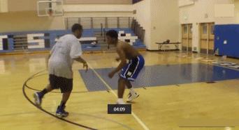 一分钟教你学会走位,每日学一招转身跳投