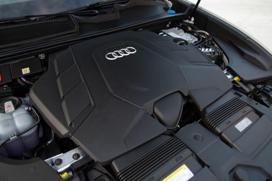 奥迪家族旗舰轿跑suvq8全新亮相,奥迪a5轿跑