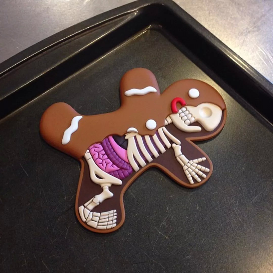 他肢解卡通人物,不但没毁童年,还倍受追捧