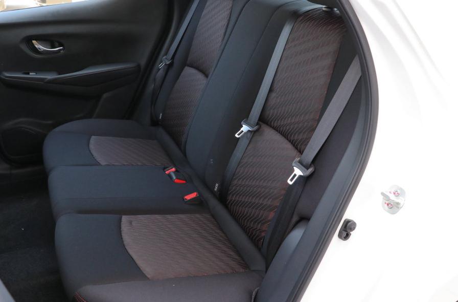 家用车买雅阁还是买轩逸很纠结,以前的雅阁好还是现在雅阁好