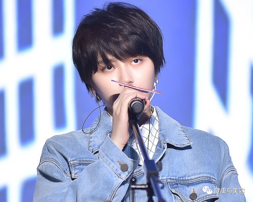 明日之子孟美岐搭配,明日之子孟美岐皮裤