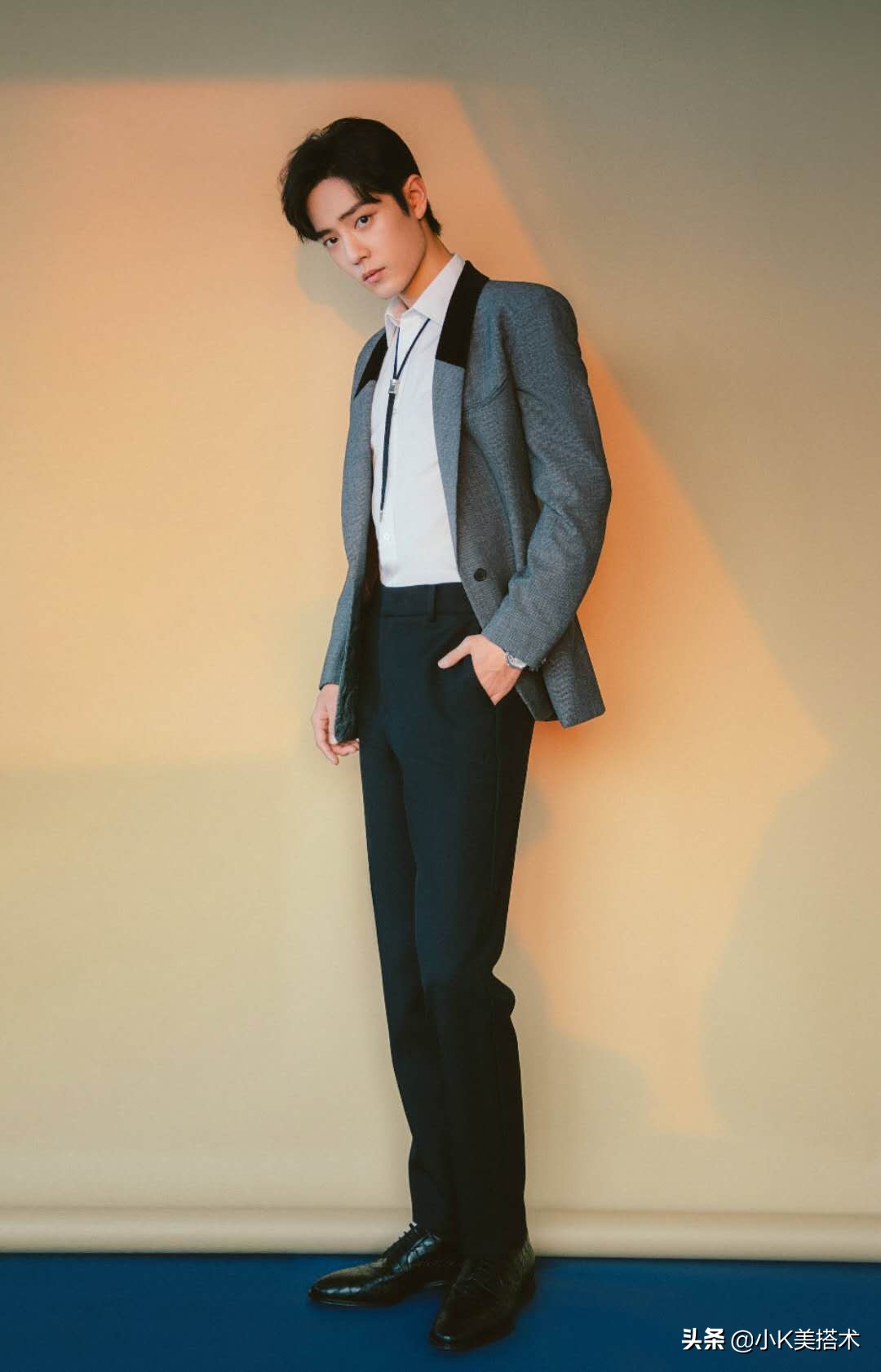 肖战格纹西装穿搭,肖战西装搭配什么颜色