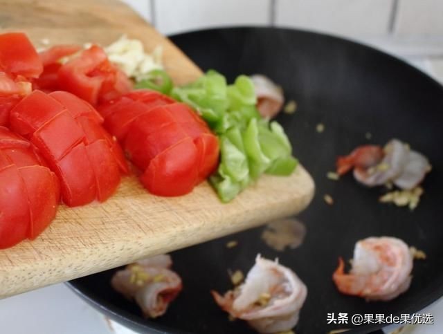 虾仁可以和番茄鸡蛋一起炒吗,鸡蛋虾仁番茄炒饭的做法大全家常