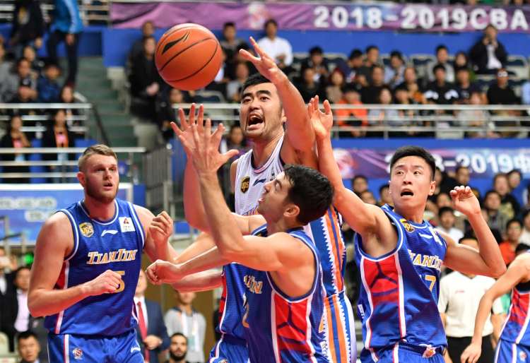 周琦身高是217还是216,周琦217