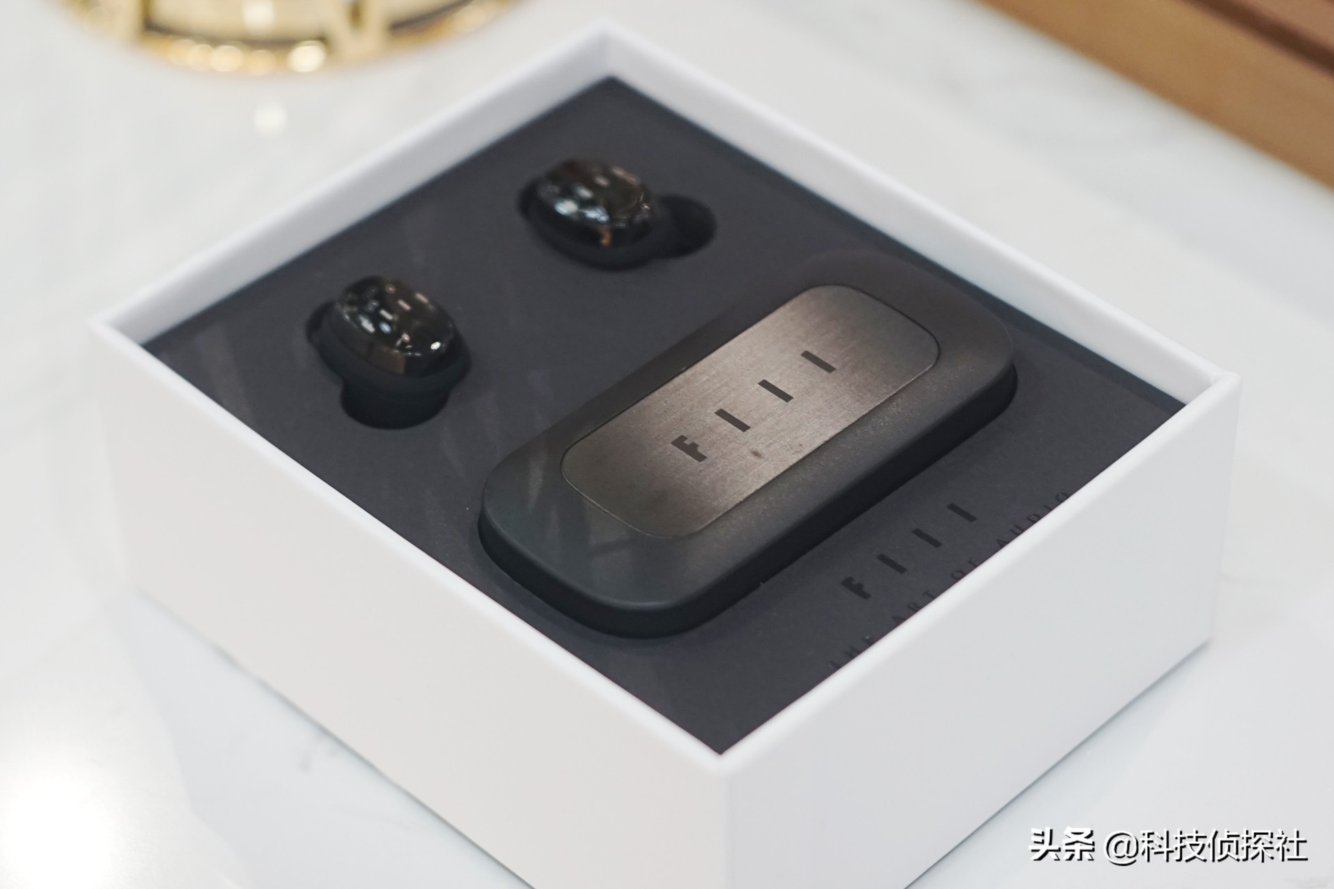 苹果耳机airpods三代为什么便宜些,苹果耳机airpods三代好还是二代好