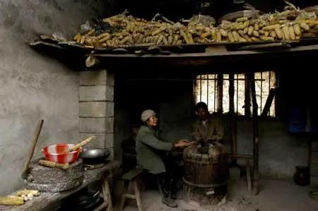 三种氟斑牙的图文,天生的氟斑牙