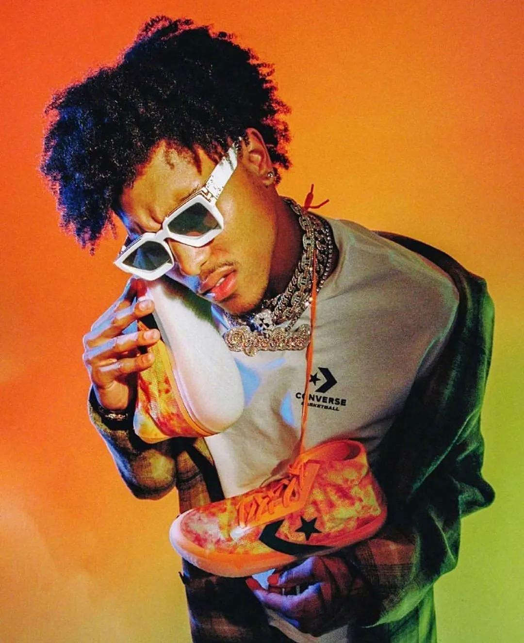 布克总决赛上脚球鞋,2021nba总决赛布克穿的球鞋