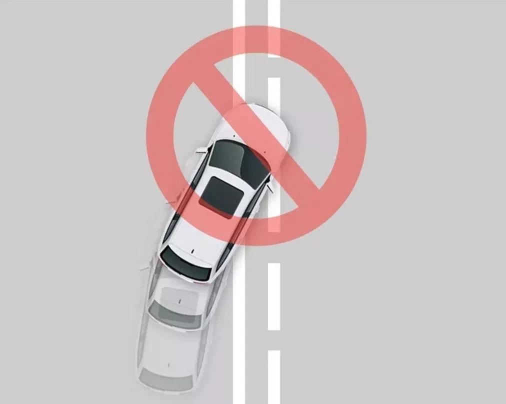 网友举报出租车强行变道被处罚,网友举报双黄实线超车