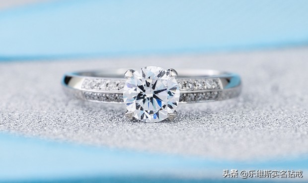 铂金戒指多少钱一个啊,铂金戒指价格一般多少钱合适