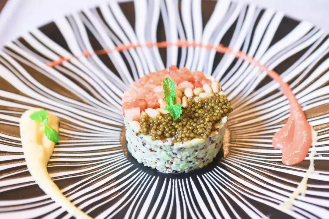 如果你想体验一把虎口吃鱼子酱，合肥这家店可以满足你！