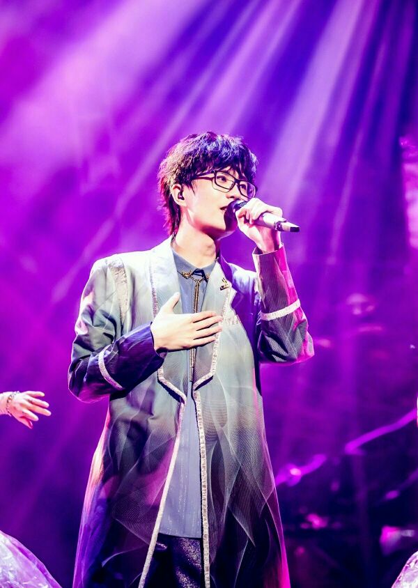 过气歌手许嵩上综艺,许嵩第一次开演唱会门票有多难抢