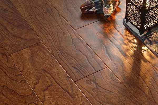 德尔实木复合地板的优缺点,圣象实木复合地板的优缺点