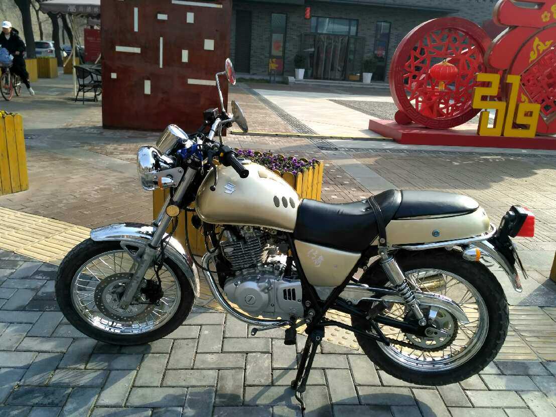 铃木250三兄弟哪个适合摩旅,铃木250三兄弟对比