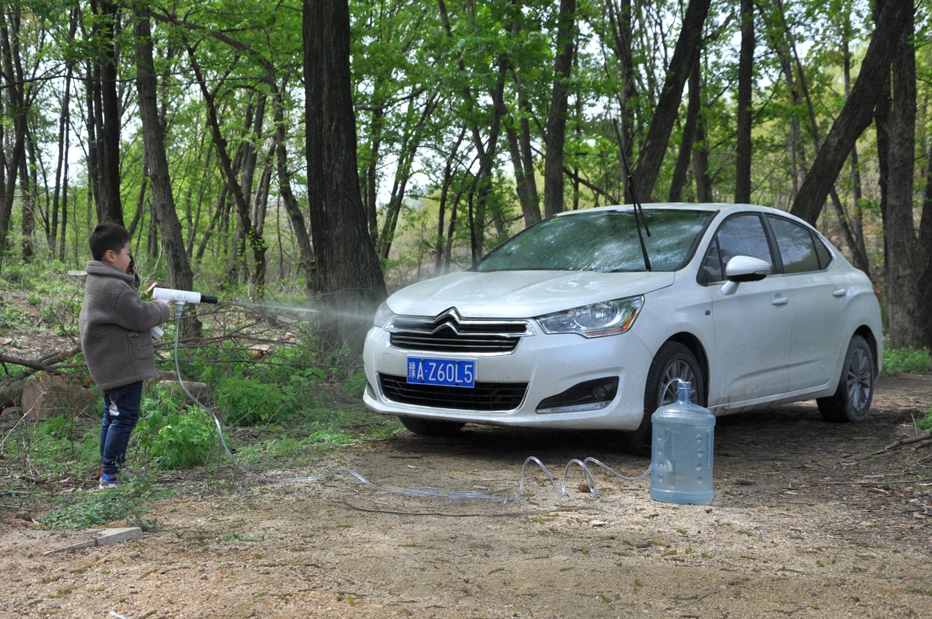乐空手持锂电洗车机评测,便携洗车机220v高压家用