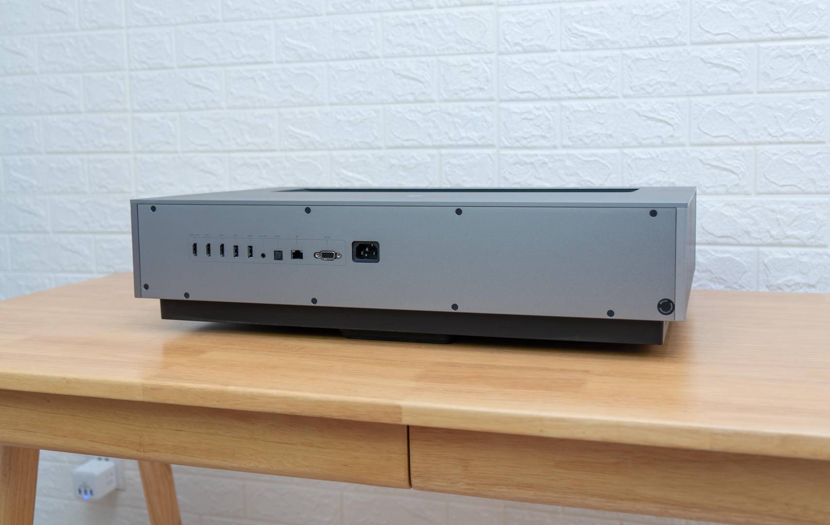 100英寸激光电视机测评,激光电视80寸和100寸差多少