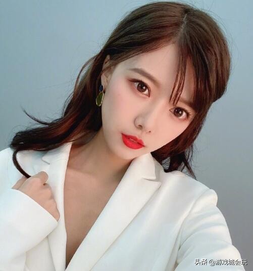 斗鱼新晋一姐阿冷视频,斗鱼一姐阿凉