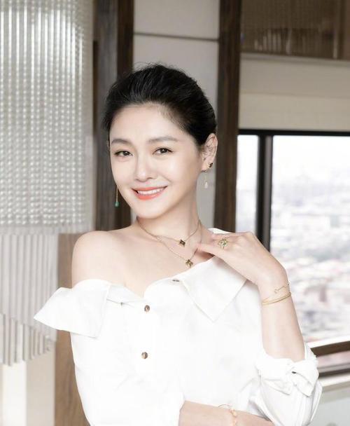 唇纹很严重怎么涂玻璃唇,女生唇纹深怎么涂口红