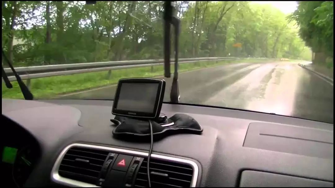 点烟器插头能承受多大功率,点烟器插座大功率