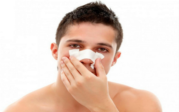 心痛！男子忽视“它”，面容改变出现“蛙鼻”后懊悔不已