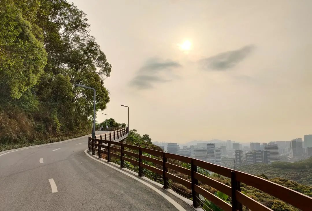 深圳天空之镜网红玻璃桥,深圳玻璃桥免费旅游攻略