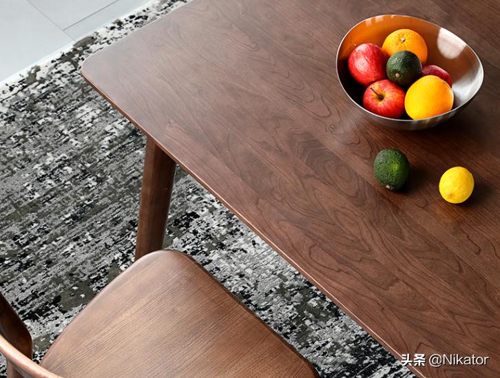 中式餐桌圆的好还是方的好,小客厅适合方餐桌还是圆餐桌