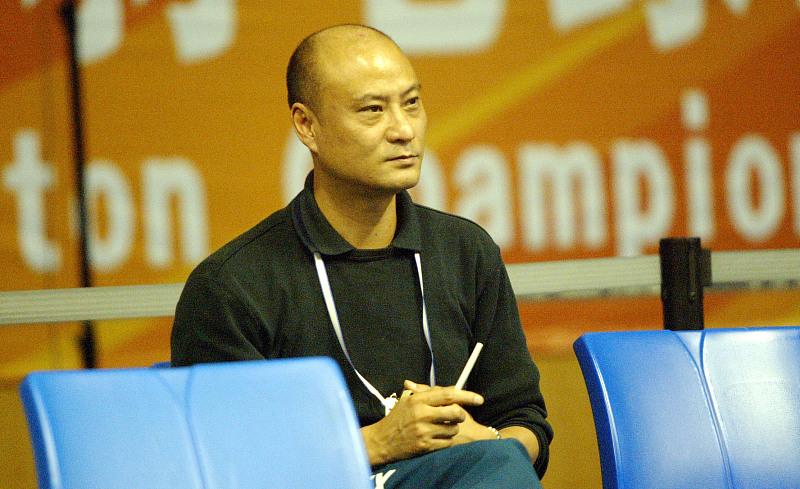 羽毛球内旋发力难不难,羽毛球正手高远球内旋还是外旋