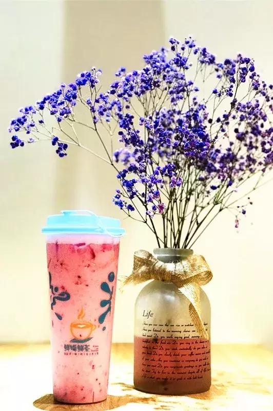 拥有台式小清新的茶饮咖啡结合所，很多人都点这杯……