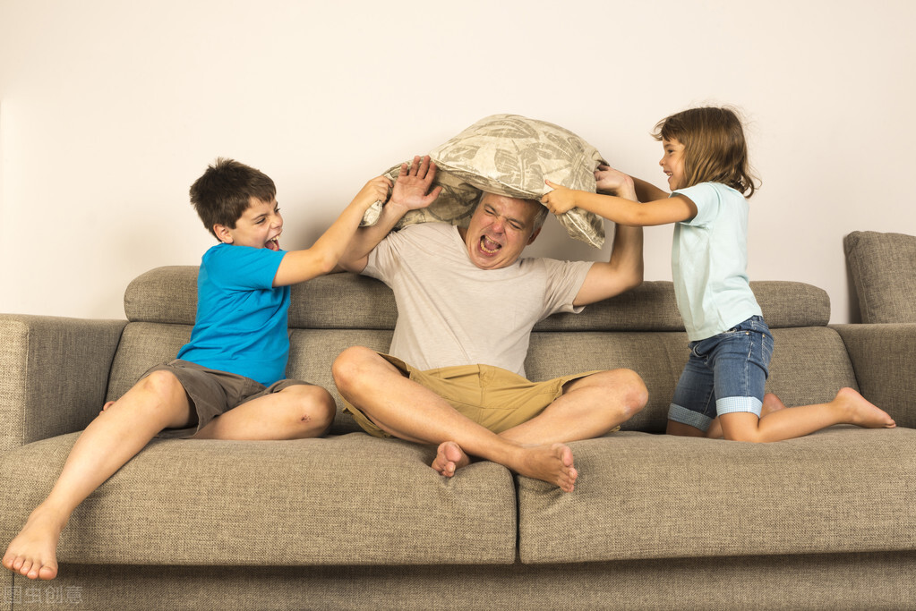 小孩子因为漏尿被妈妈打,6岁女童被亲妈打伤