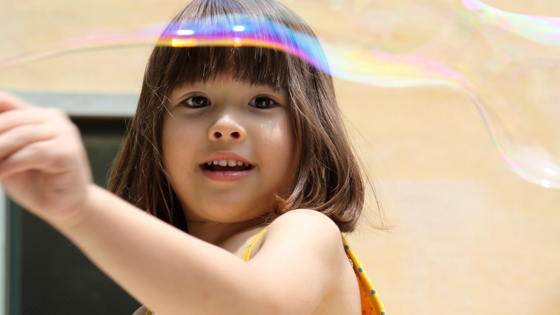 孩子跌倒爬起来的教育视频,培养孩子自立自强抗挫折