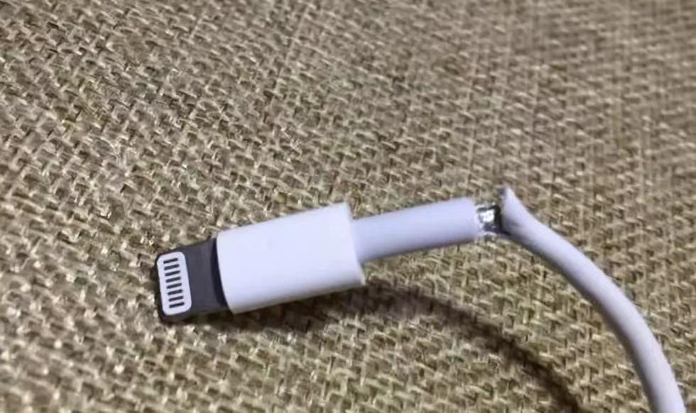 不破坏数据线插头怎么修复数据线,数据线充电线太乱太多怎么存放